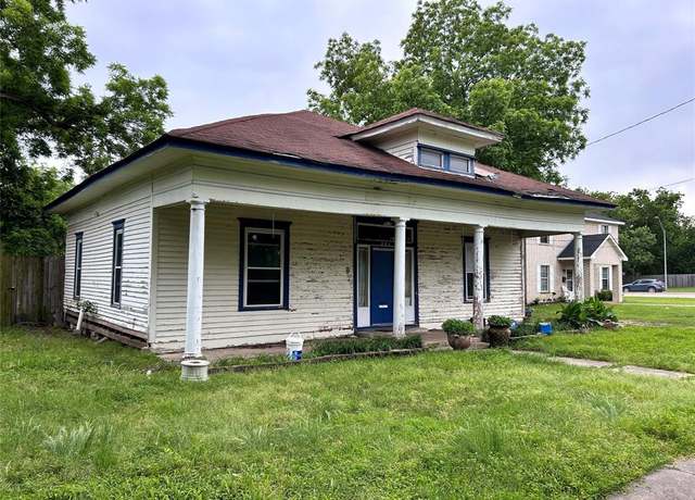 Property at 504 E Brin St, Terrell, TX 75160, 2 beds, 1 bath
