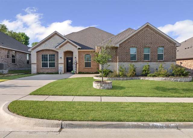 Property at 3720 Walnut Ridge Dr, Grand Prairie, TX 76065, 4 beds, 2.5 baths