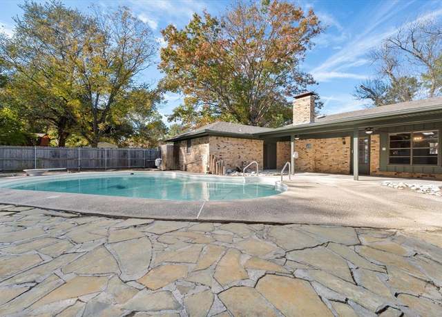 Property at 1213 Lexington Dr, Corsicana, TX 75110, 4 beds, 2.5 baths
