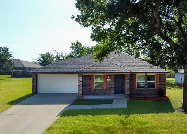 Property at 413 Bethlehem St, Terrell, TX 75160, 3 beds, 2 baths