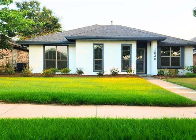 Property at 1528 Raleigh Dr, Carrollton, TX 75007, 3 beds, 2 baths