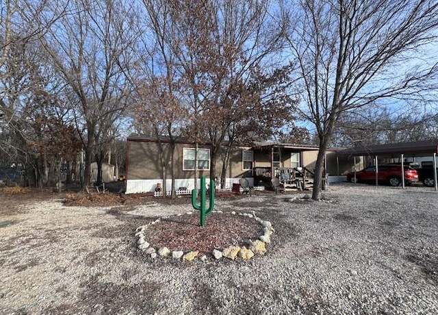Property at 3626 Oak Dr, Weatherford, TX 76088, 3 beds, 2 baths