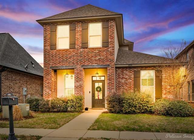 Property at 1020 N Crescent Cv, Shreveport, LA 71105, 3 beds, 2.5 baths