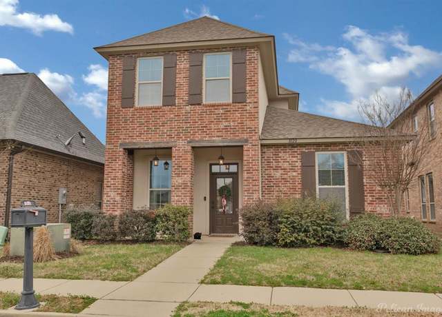 Property at 1020 N Crescent Cv, Shreveport, LA 71105, 3 beds, 2.5 baths
