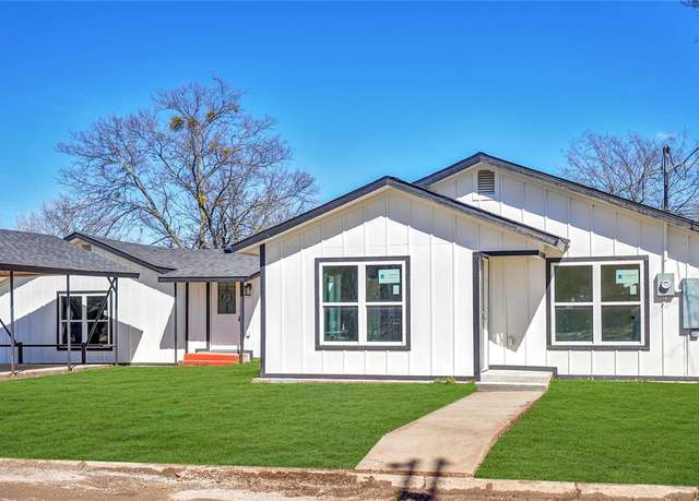 Property at 402 W College, Jacksboro, TX 76458, 4 beds, 3 baths