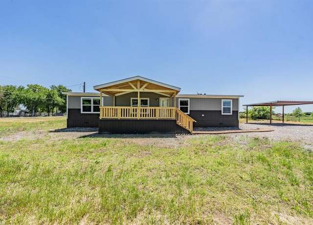 Property at 111 County Road 1303, Bridgeport, TX 76426, 4 beds, 2 baths