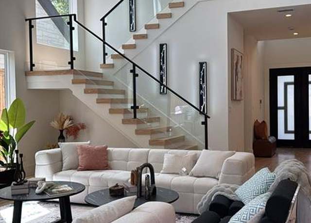 Property at 4915 W University Blvd, Dallas, TX 75209, 5 beds, 5.5 baths