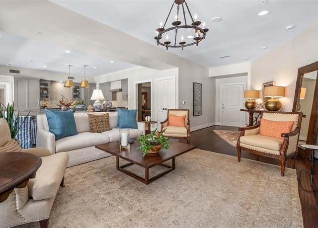 Property at 411 W 7th St, Fort Worth, TX 76102, 3 beds, 2.5 baths