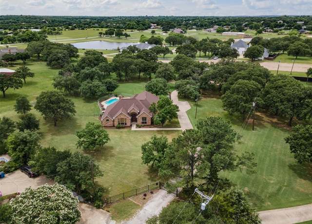 Property at 1015 Summit Dr, Burleson, TX 76028, 4 beds, 3 baths