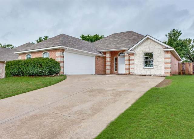 Property at 1001 Rolling Meadows Dr, Burleson, TX 76028, 3 beds, 2 baths