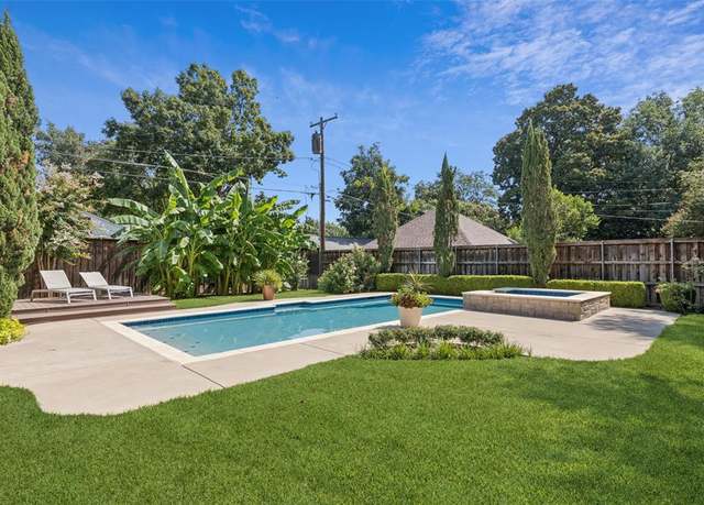 Property at 1823 W Colorado Blvd, Dallas, TX 75208, 3 beds, 2.5 baths