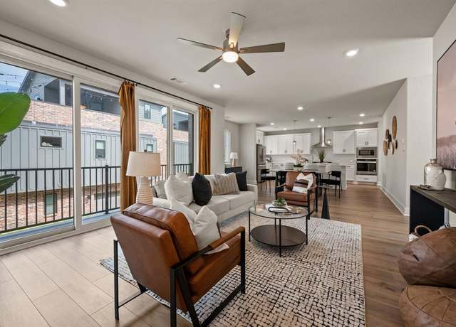 Property at 1512 Cosette Dr, Dallas, TX 75215, 2 beds, 2.5 baths
