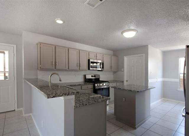 Property at 709 Tealwood Dr, Mesquite, TX 75181, 4 beds, 2.5 baths