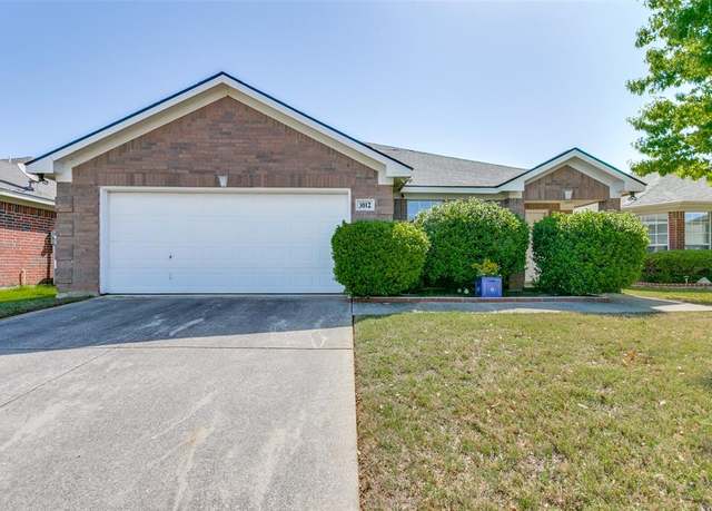 Property at 3012 Silent Creek Trl, Fort Worth, TX 76053, 3 beds, 2 baths