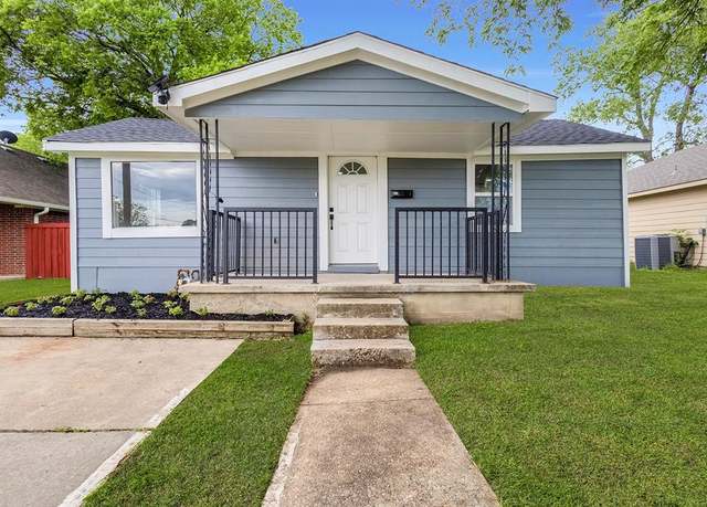 Property at 803 Main St, Mckinney, TX 75069, 3 beds, 2 baths