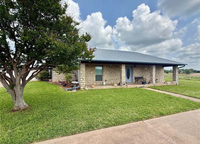 Property at 302 A Poplar St, Hico, TX 76457, 3 beds, 2.5 baths