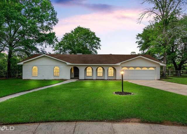 Property at 408 Lawson Pl, Minden, LA 71055, 3 beds, 2 baths