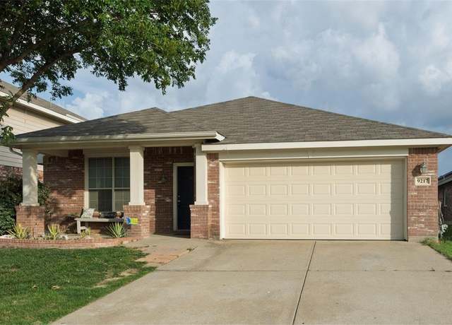 Property at 9217 Oldwest Trl, Fort Worth, TX 76131, 3 beds, 2 baths