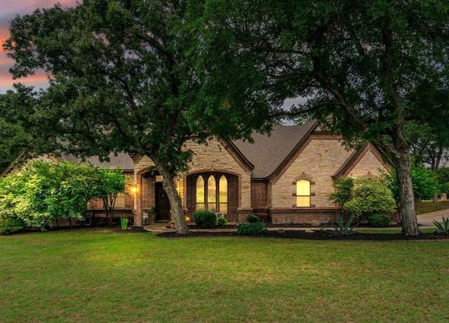 Property at 4421 La Cantera Ct, Fort Worth, TX 76108, 4 beds, 3.5 baths