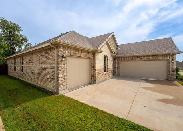 Property at 3724 Walnut Ridge Dr, Grand Prairie, TX 76065, 4 beds, 2 baths