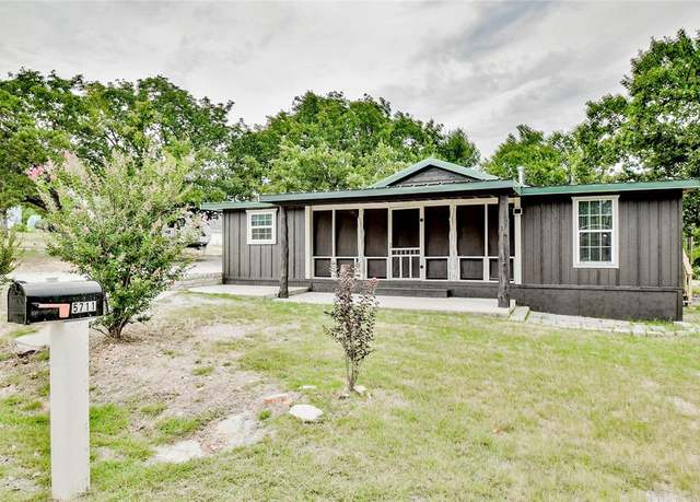 Property at 5711 Flint Dr, Granbury, TX 76048, 3 beds, 2 baths