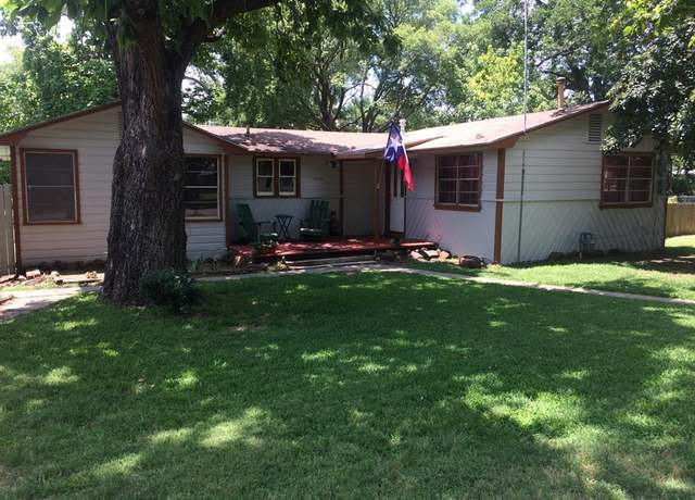 Property at 414 E Hughes St, Collinsville, TX 76233, 2 beds, 1 bath