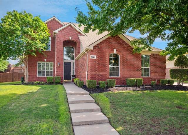 Property at 5224 Winterberry Ct, Fort Worth, TX 76244, 4 beds, 2.5 baths