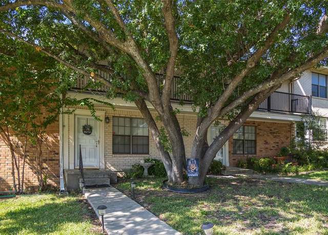 Property at 1601 14th St Unit D, Brownwood, TX 76801, 3 beds, 2.5 baths