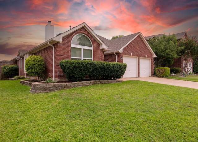 Property at 2401 Creekhaven Dr, Flower Mound, TX 75028, 3 beds, 2 baths