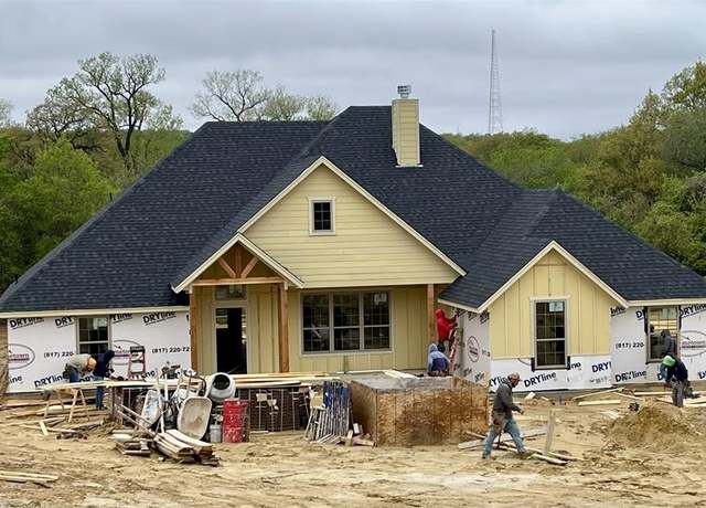 Property at 1045 Gonzollas Rd, Springtown, TX 76082, 4 beds, 2 baths