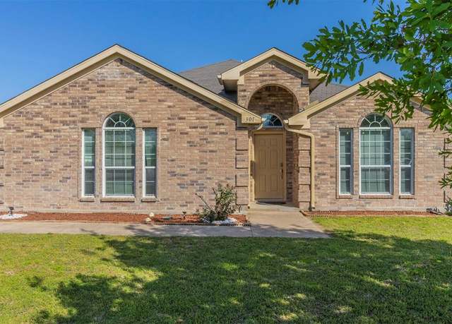 Property at 301 Wintergreen Ct, Weatherford, TX 76085, 4 beds, 2 baths