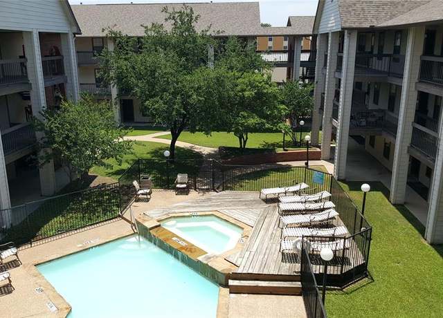 Property at 218 N Texas Blvd, Denton, TX 76201, 3 beds, 2 baths
