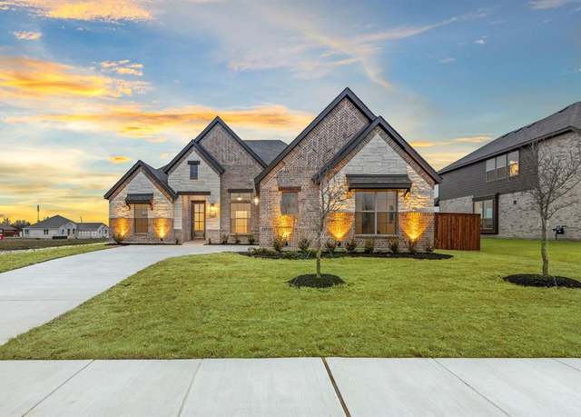 Property at 805 Anthem Ln, Forney, TX 75126, 4 beds, 2 baths