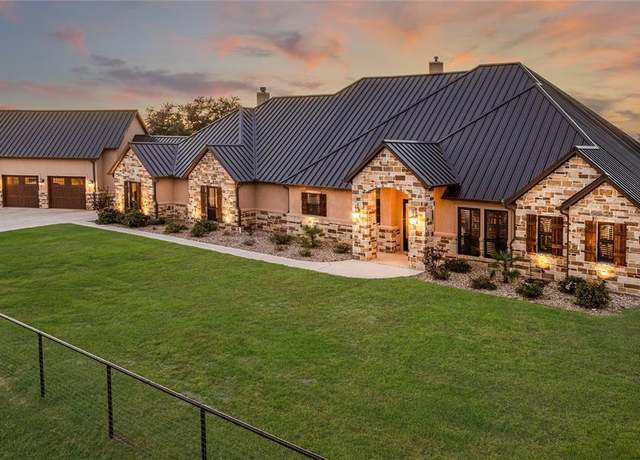 Property at 1704 Silverado Dr, Weatherford, TX 76087, 4 beds, 4.5 baths