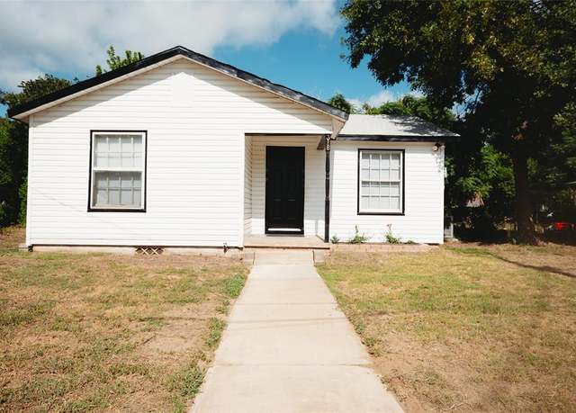 Property at 318 Dean St, Athens, TX 75751, 3 beds, 1 bath
