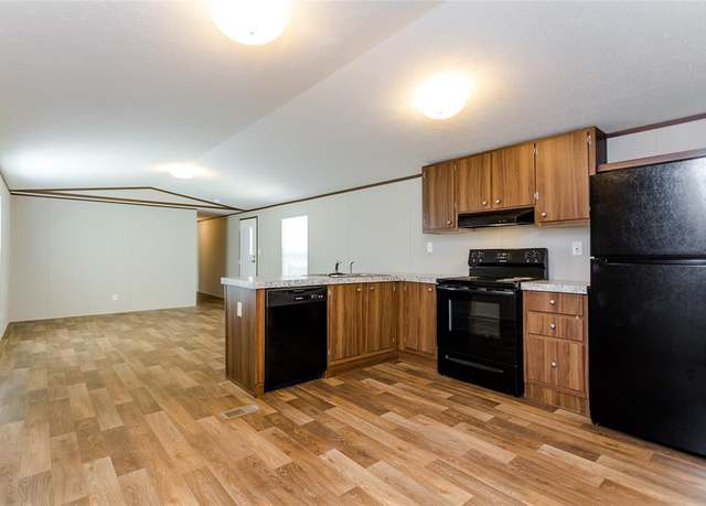 Property at 121 Coahoma St, Mabank, TX 75156, 3 beds, 2 baths