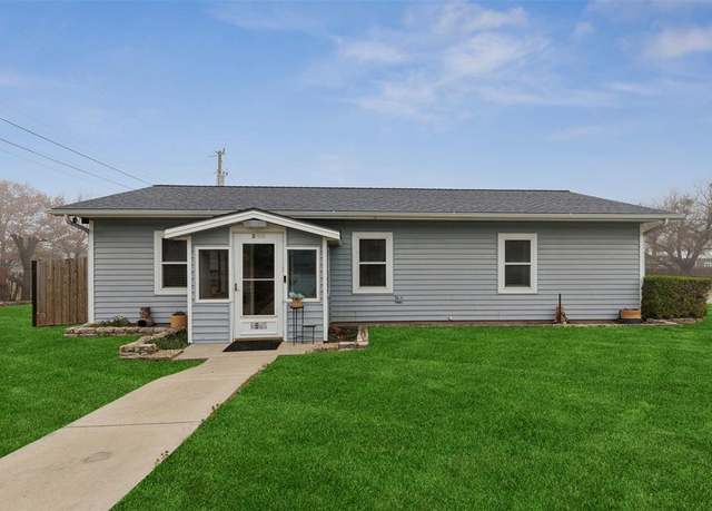 Property at 3600 Linda Way, Granbury, TX 76049, 2 beds, 2 baths