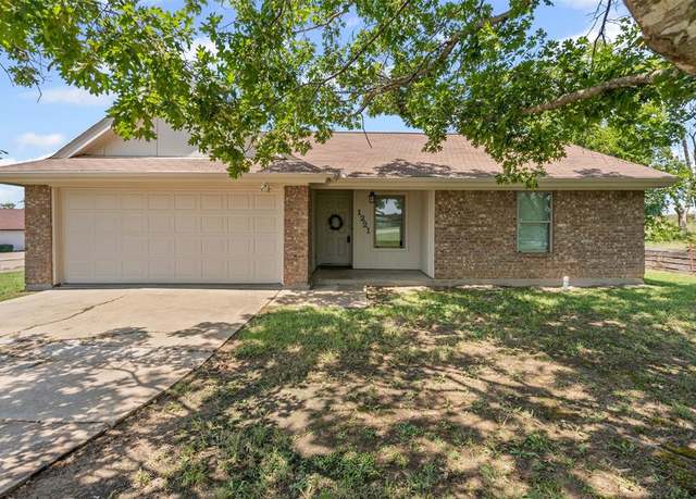 Property at 1221 E Fm 4, Cleburne, TX 76031, 3 beds, 2 baths