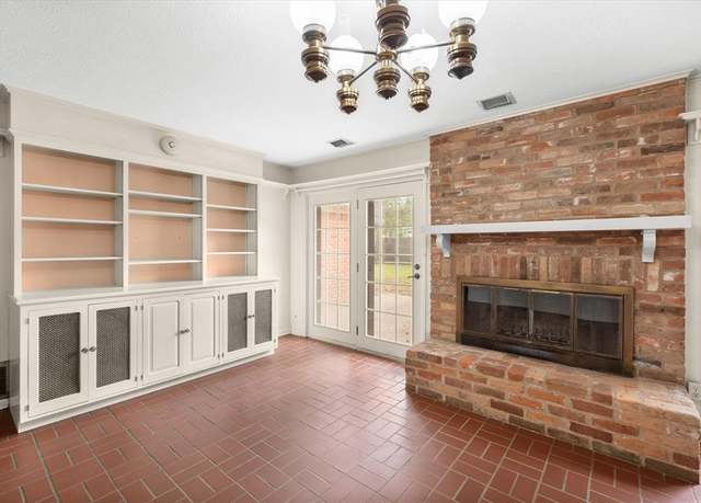 Property at 414 N Bateman Rd, Fairfield, TX 75840, 3 beds, 2 baths