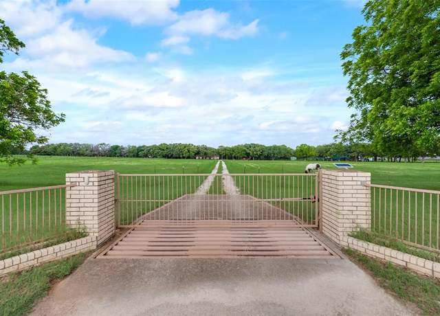 Property at 460 J E Woody Rd, Springtown, TX 76082, 3 beds, 2 baths