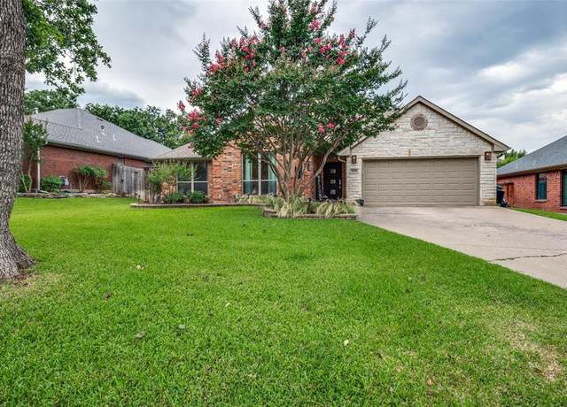 Property at 4320 Country Ln, Grapevine, TX 76051, 3 beds, 2 baths