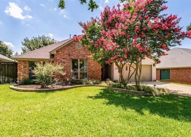 Property at 4320 Country Ln, Grapevine, TX 76051, 3 beds, 2 baths