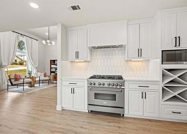 Property at 1607 Amesbury Ln, Rockwall, TX 75087, 3 beds, 2 baths