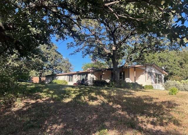Property at 1605 Wilma Ln, Arlington, TX 76012, 3 beds, 1.5 baths