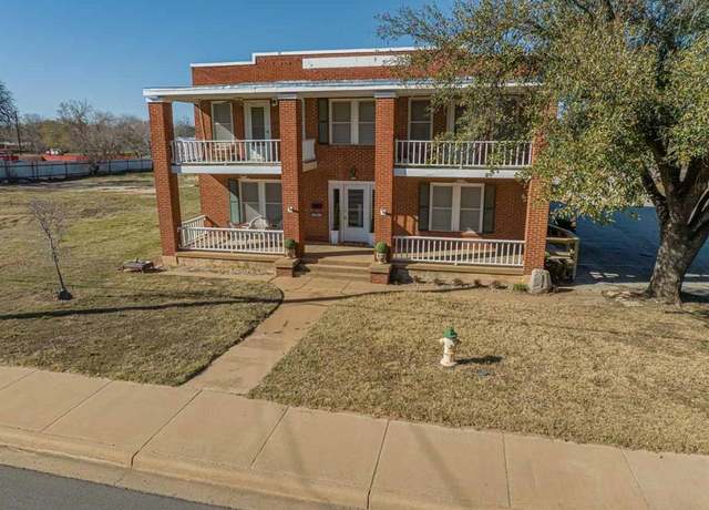 Property at 900 W Walker, Breckenridge, TX 76424, 9 beds, 6 baths