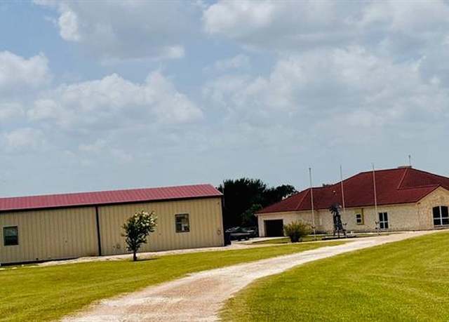 Property at 1220 Hinchliffe Rd, Mexia, TX 76667, 3 beds, 3.5 baths
