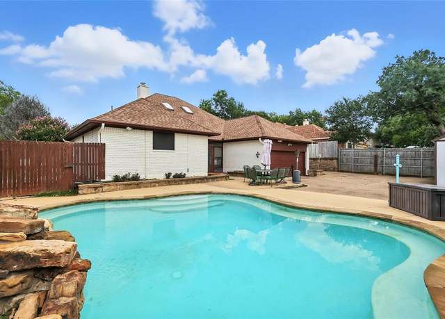 Property at 7333 Red Oak St, North Richland Hills, TX 76182, 4 beds, 2 baths