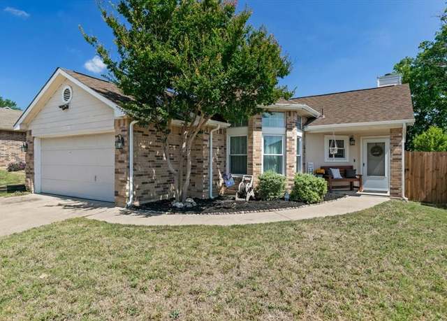 Property at 5528 Stone Meadow Ln, Fort Worth, TX 76179, 3 beds, 2 baths