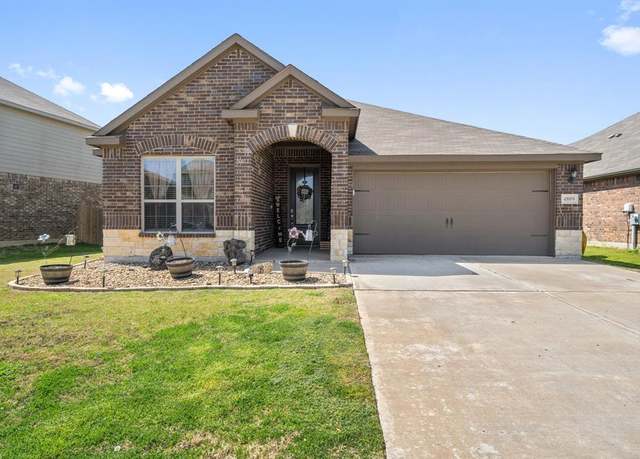 Property at 4809 Merchant Trl, Denton, TX 76207, 3 beds, 2 baths