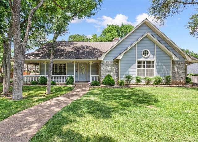 Property at 9004 Buckingham Ct, Woodway, TX 76712, 3 beds, 2 baths